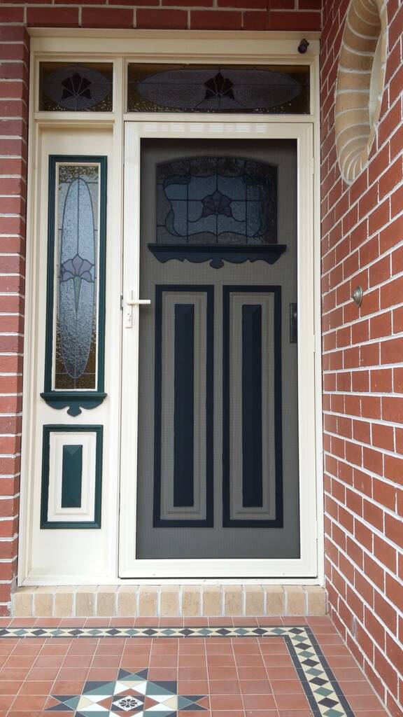 Clear Breeze Stainless lead light 1