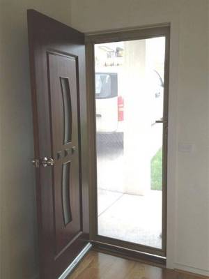 CB: 15 Clear Breeze Stainless Steel Mesh Sliding Screen Door 760m Wide Powder Coated All In One Colour Primrose